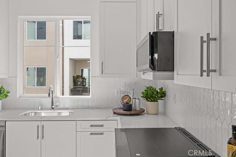 MLS #OC25271415 image #12