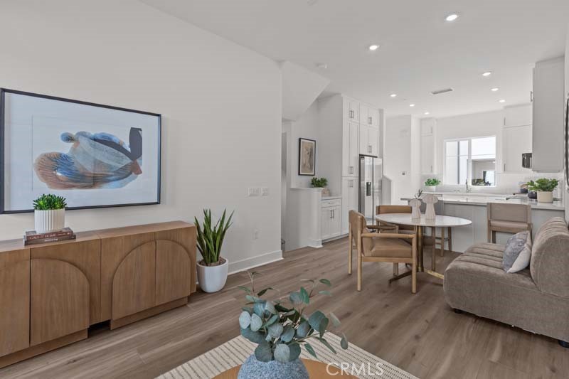 MLS #OC25271415 image #9