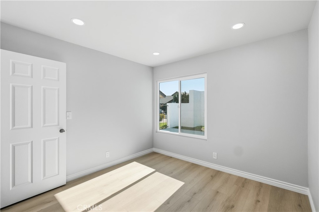 MLS #OC25271424 image #11