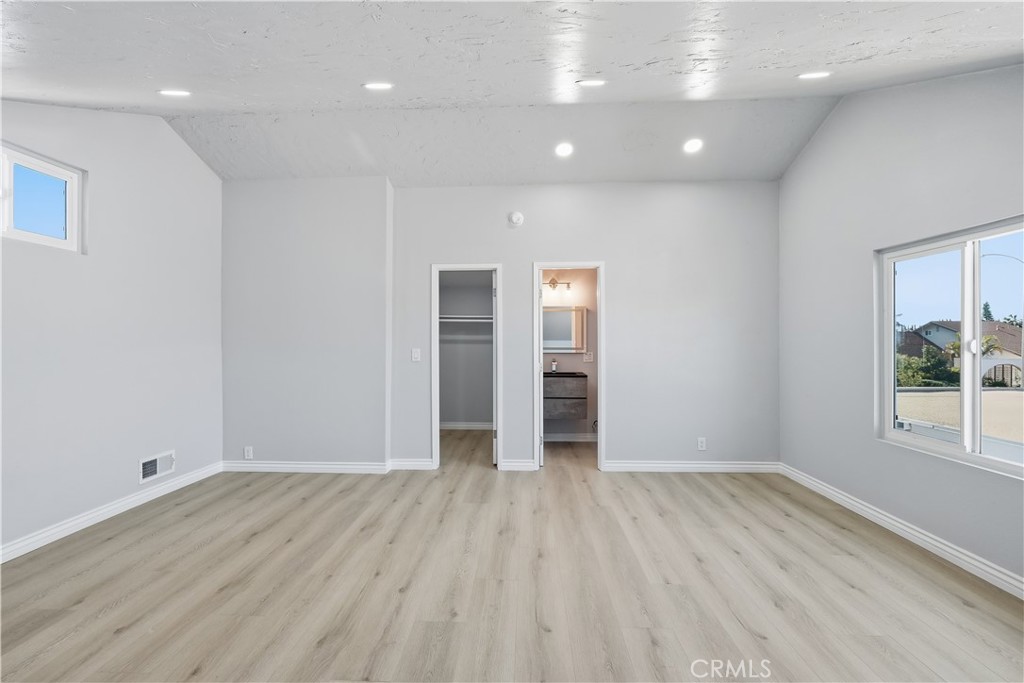 MLS #OC25271424 image #12