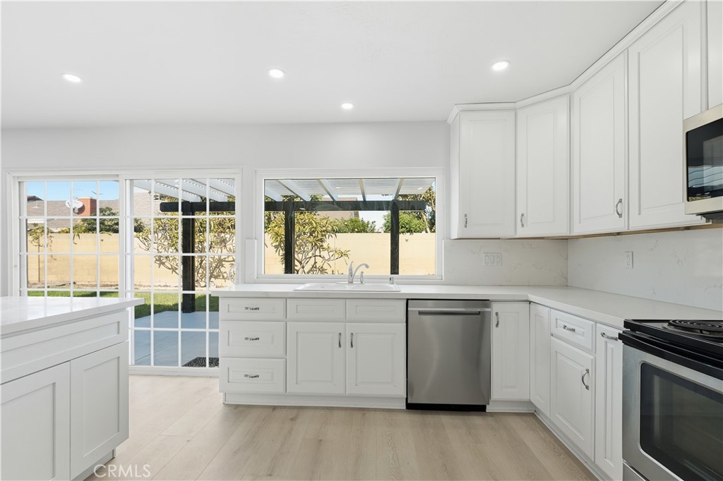 MLS #OC25271424 image #6