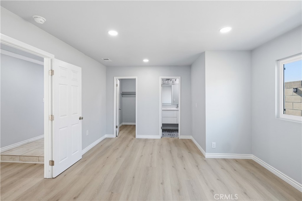 MLS #OC25271424 image #7