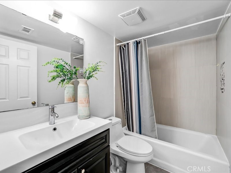 MLS #OC25271436 image #21