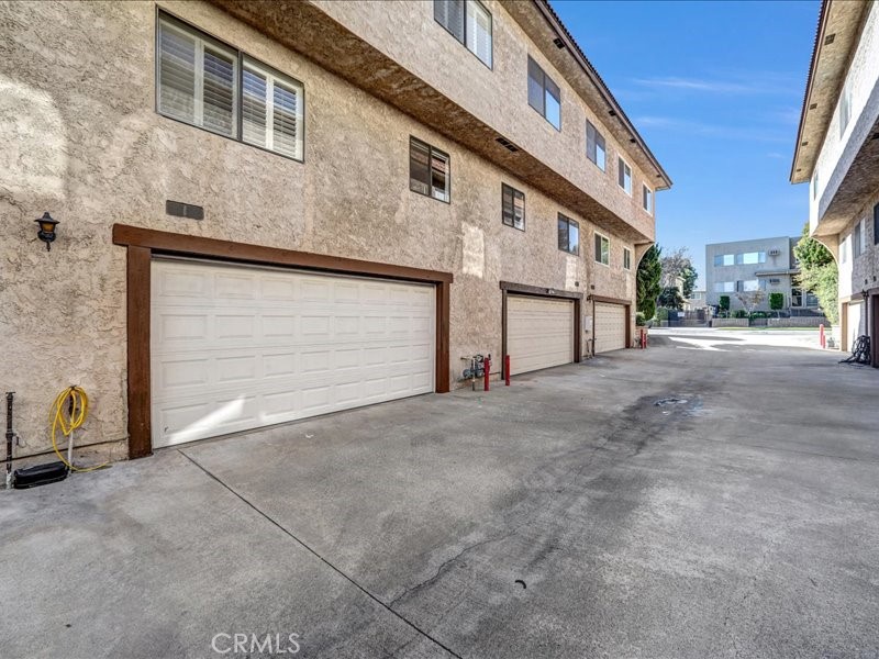 MLS #OC25271436 image #24