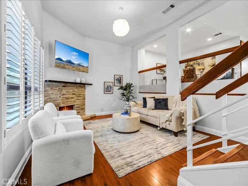 MLS #OC25271436 image #3