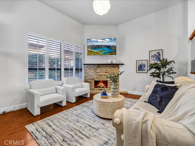 MLS #OC25271436 image #4