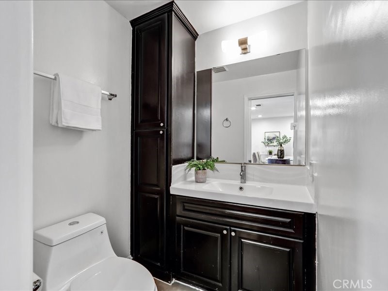 MLS #OC25271436 image #8