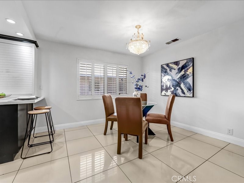 MLS #OC25271436 image #9