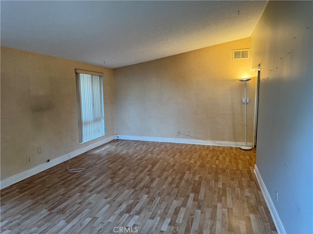 MLS #OC25271446 image #12