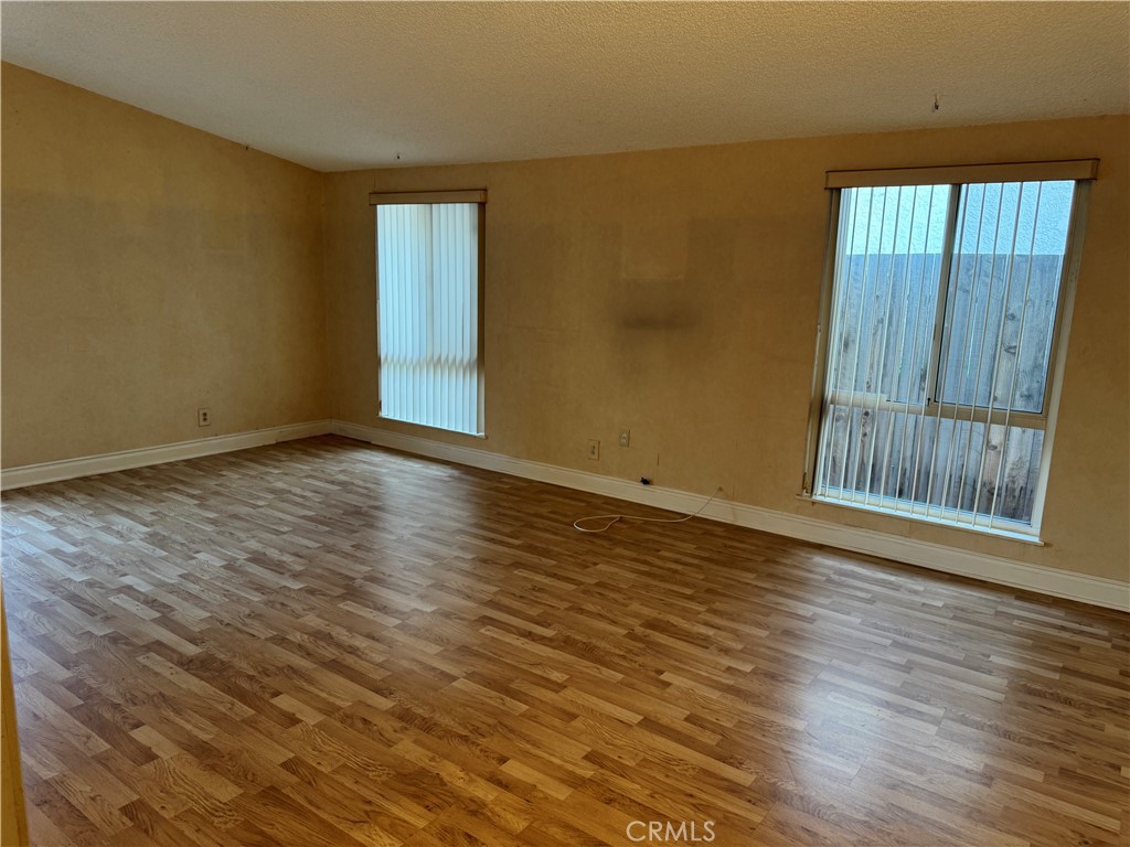 MLS #OC25271446 image #3