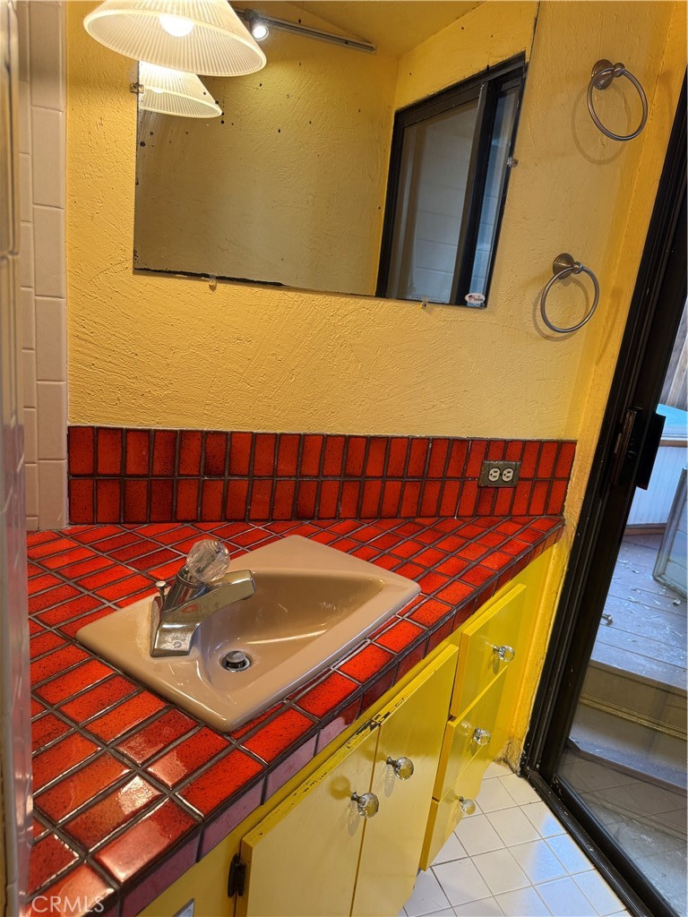 MLS #OC25271446 image #8