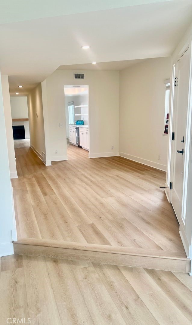 MLS #OC25271453 image #1