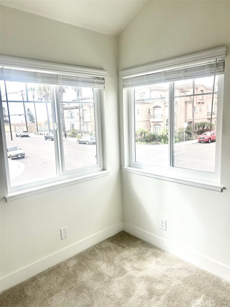 MLS #OC25271453 image #14