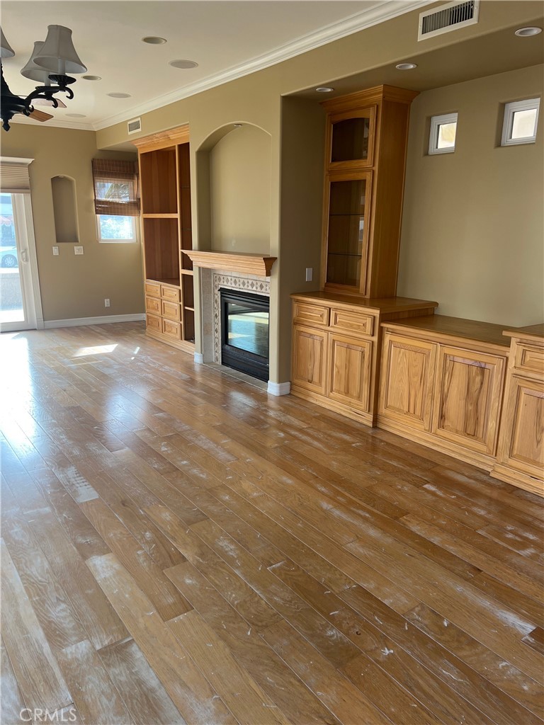 MLS #OC25271494 image #2