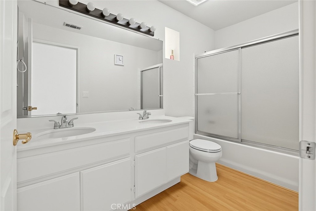 MLS #OC25271511 image #1