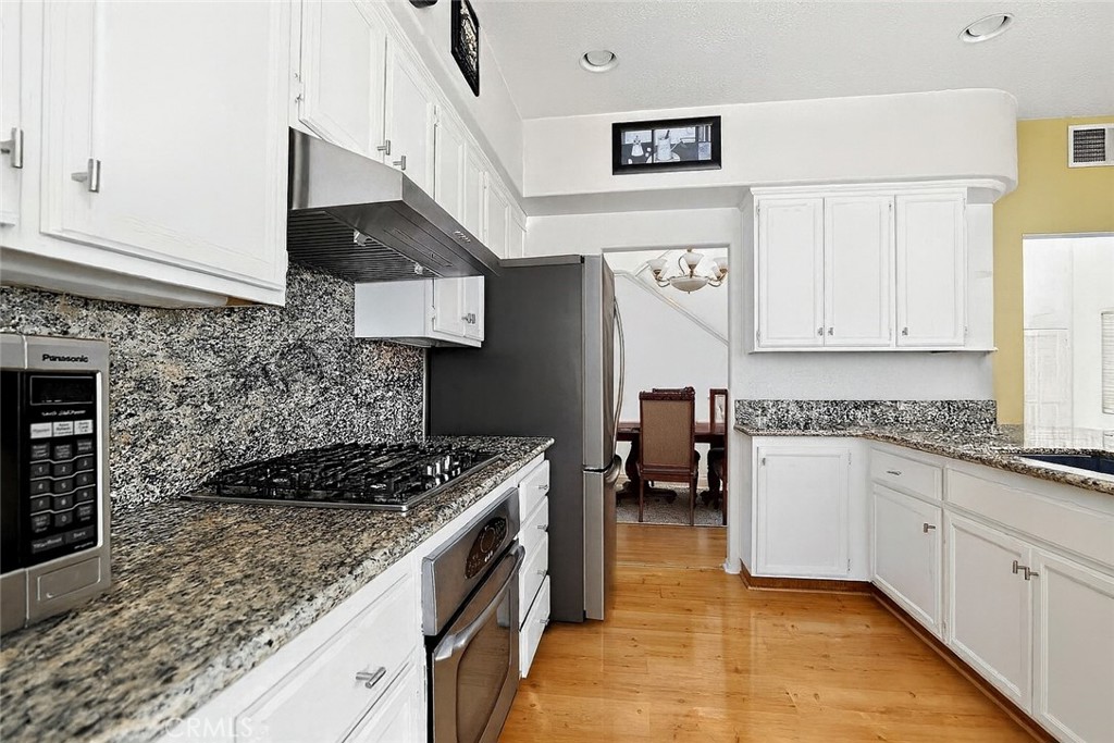 MLS #OC25271511 image #13