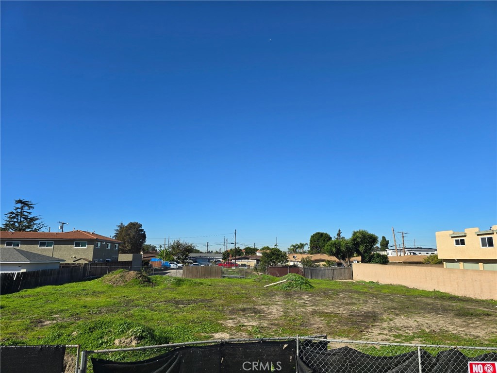 MLS #OC25271512 image #1