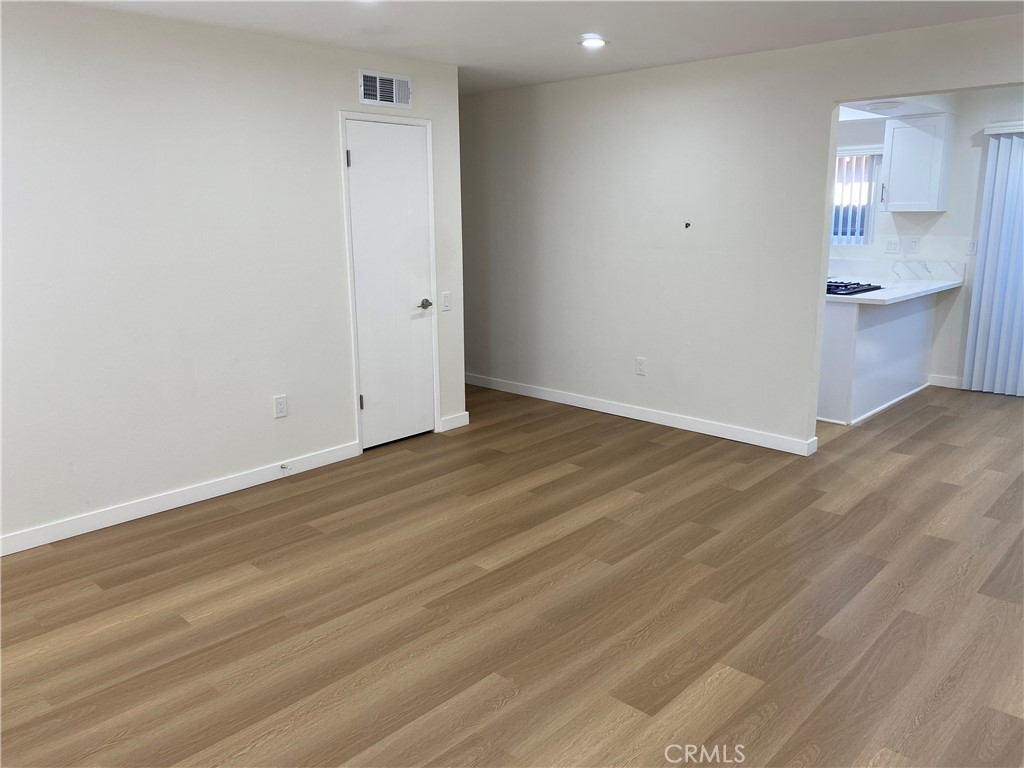 MLS #OC25271520 image #2