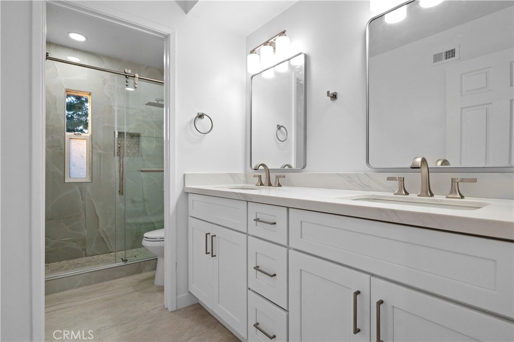 MLS #OC25271535 image #14