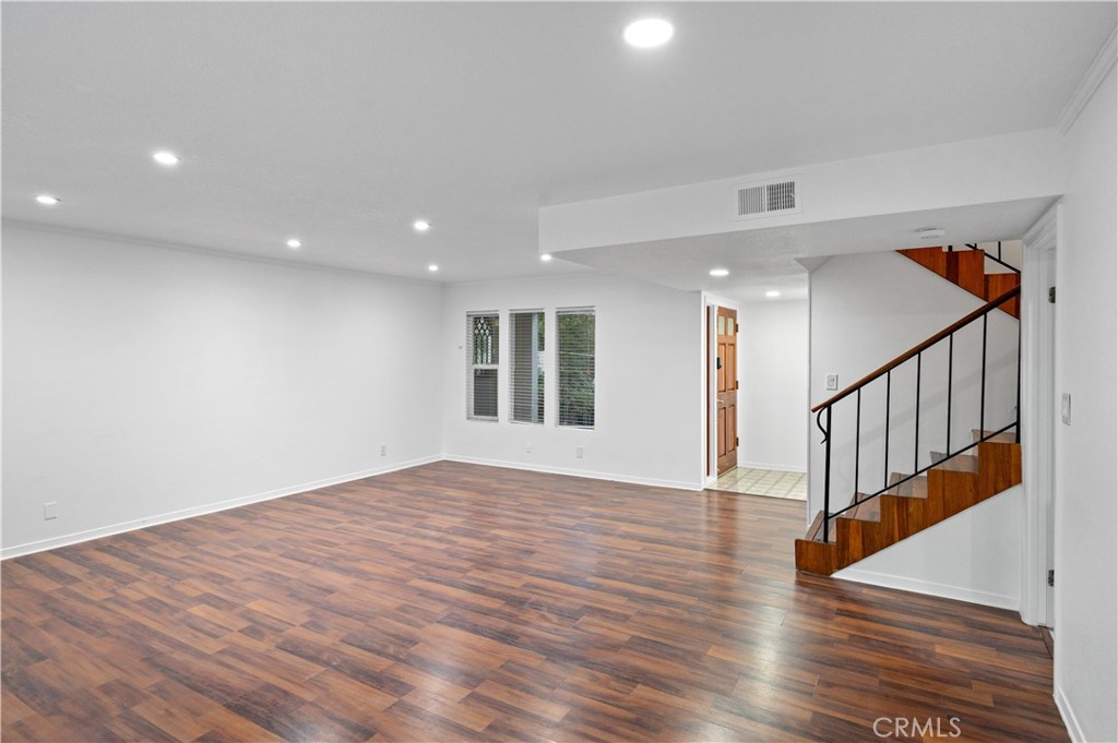 MLS #OC25271535 image #3