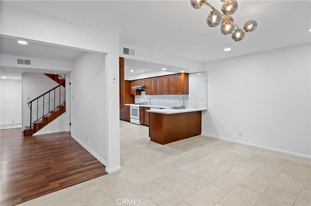 MLS #OC25271535 image #6