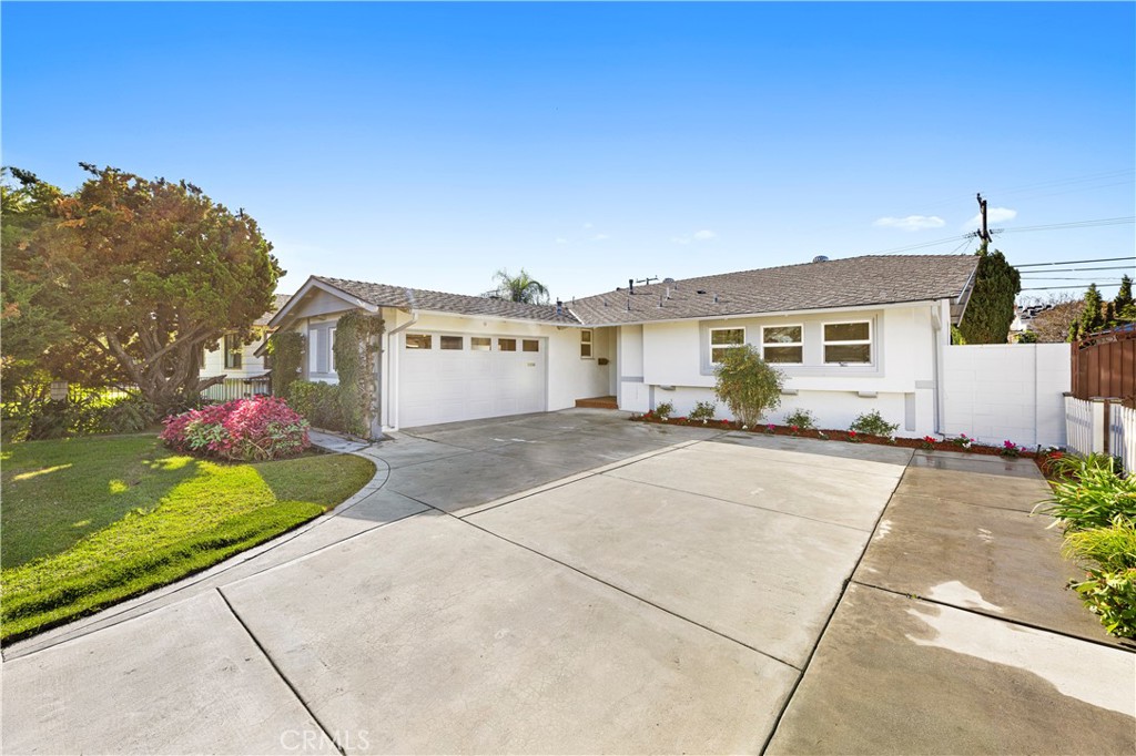 MLS #OC25271553 image #1