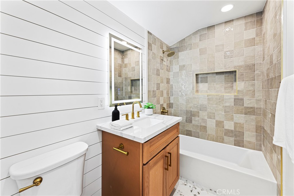 MLS #OC25271553 image #40