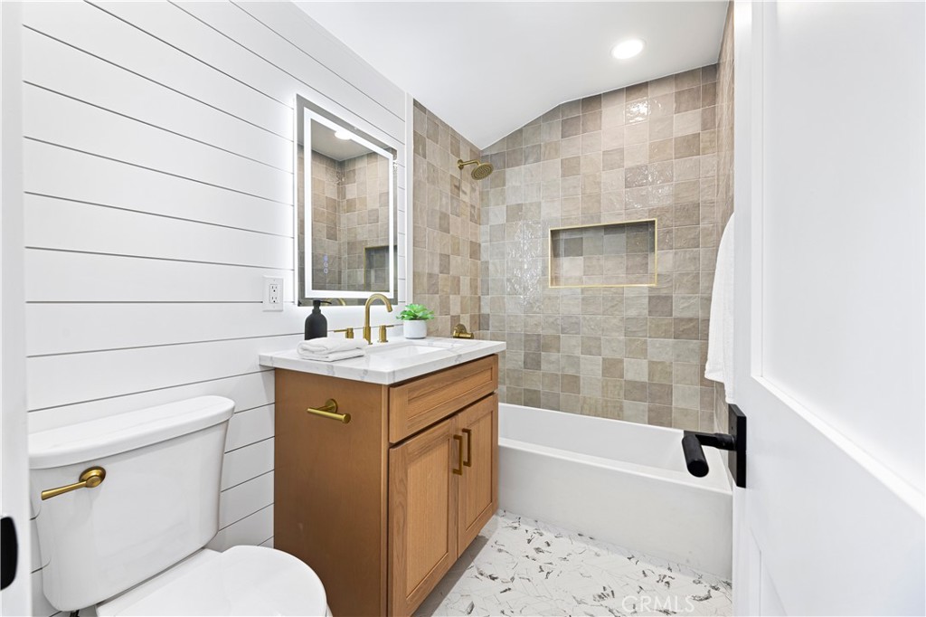 MLS #OC25271553 image #41