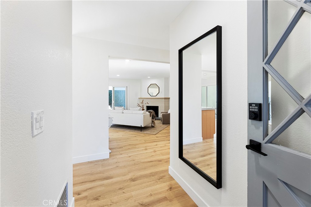 MLS #OC25271553 image #8