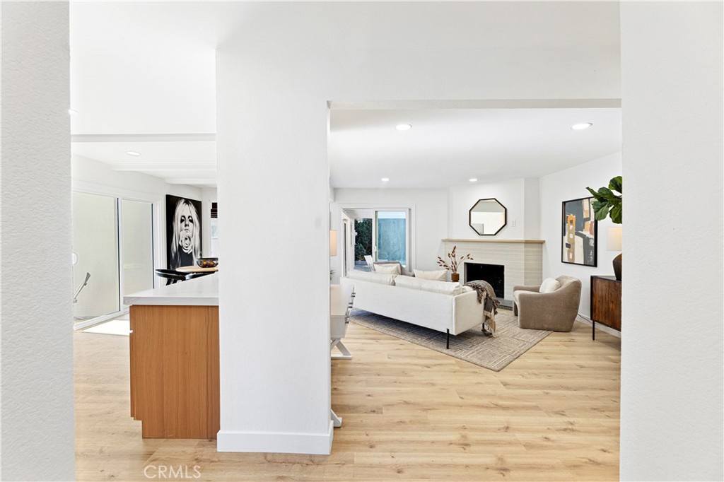 MLS #OC25271553 image #9