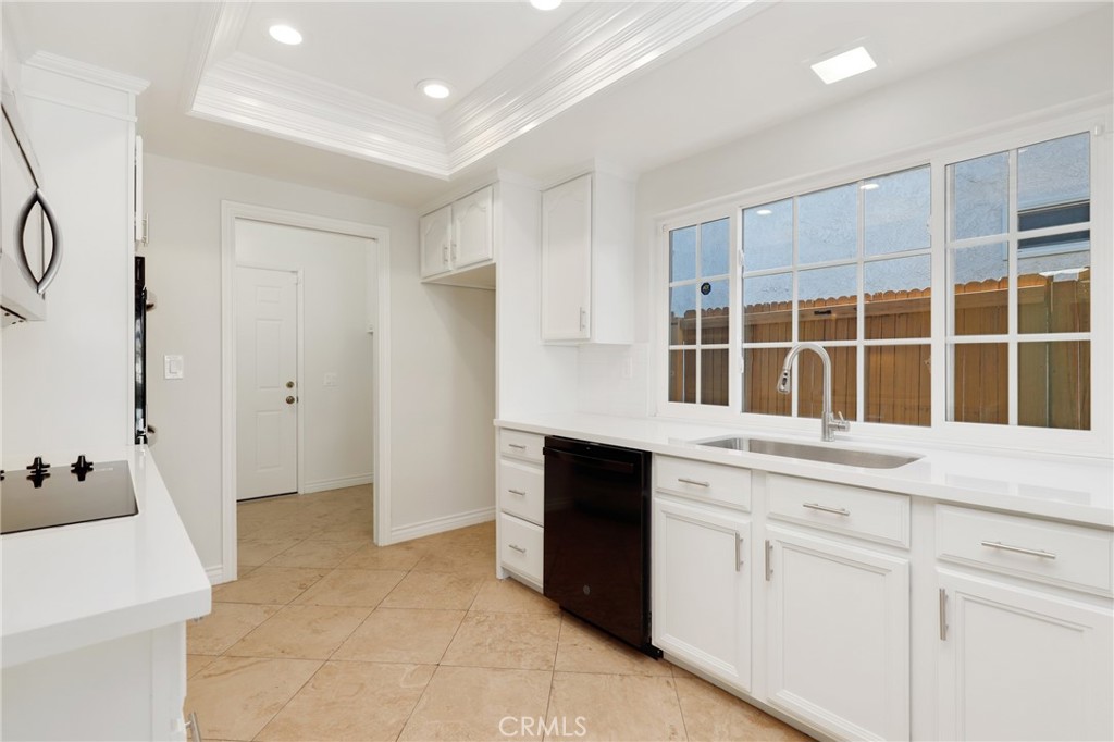 MLS #OC25271576 image #16