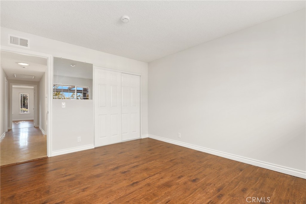 MLS #OC25271576 image #23