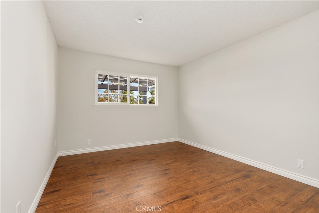 MLS #OC25271576 image #24