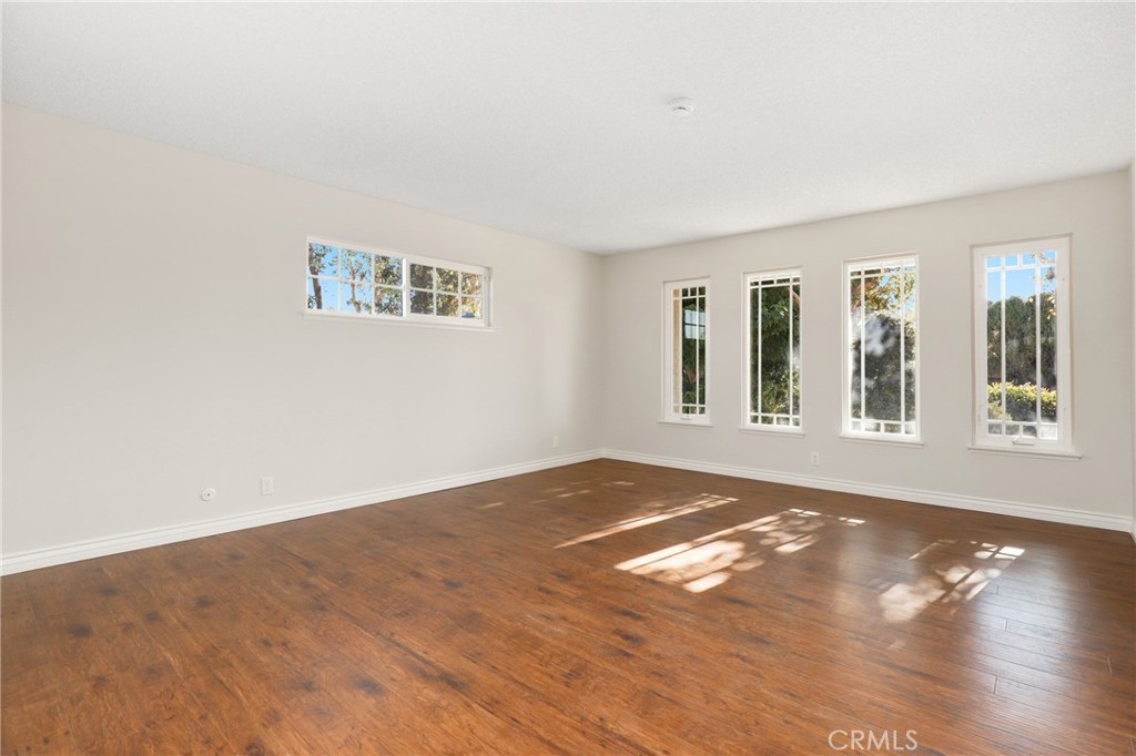 MLS #OC25271576 image #27