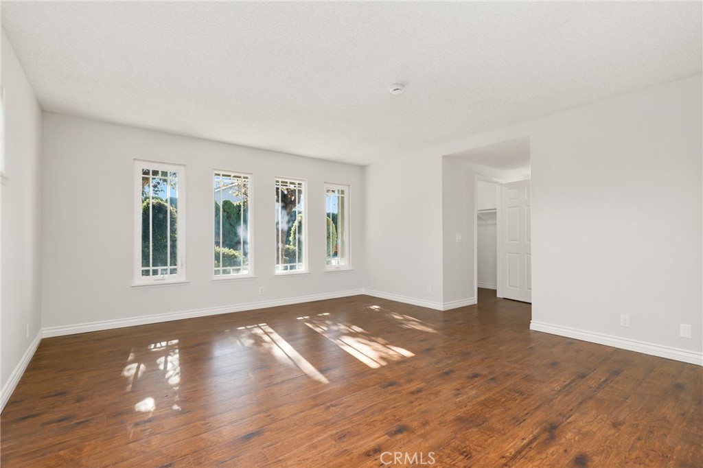 MLS #OC25271576 image #28