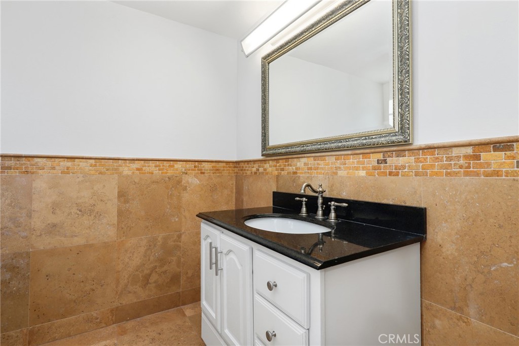 MLS #OC25271576 image #33