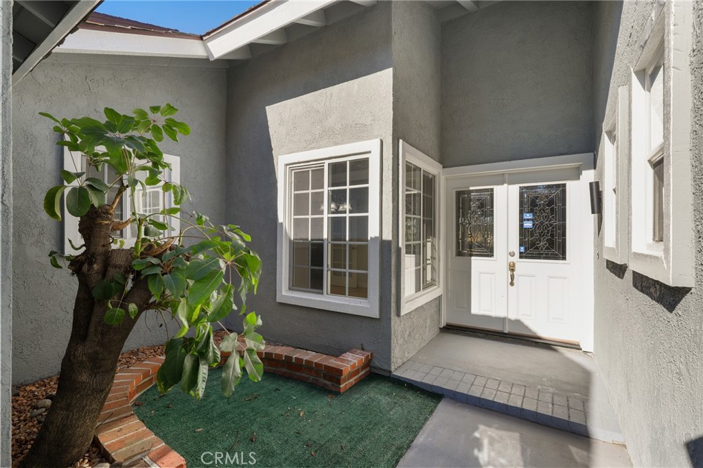 MLS #OC25271576 image #4