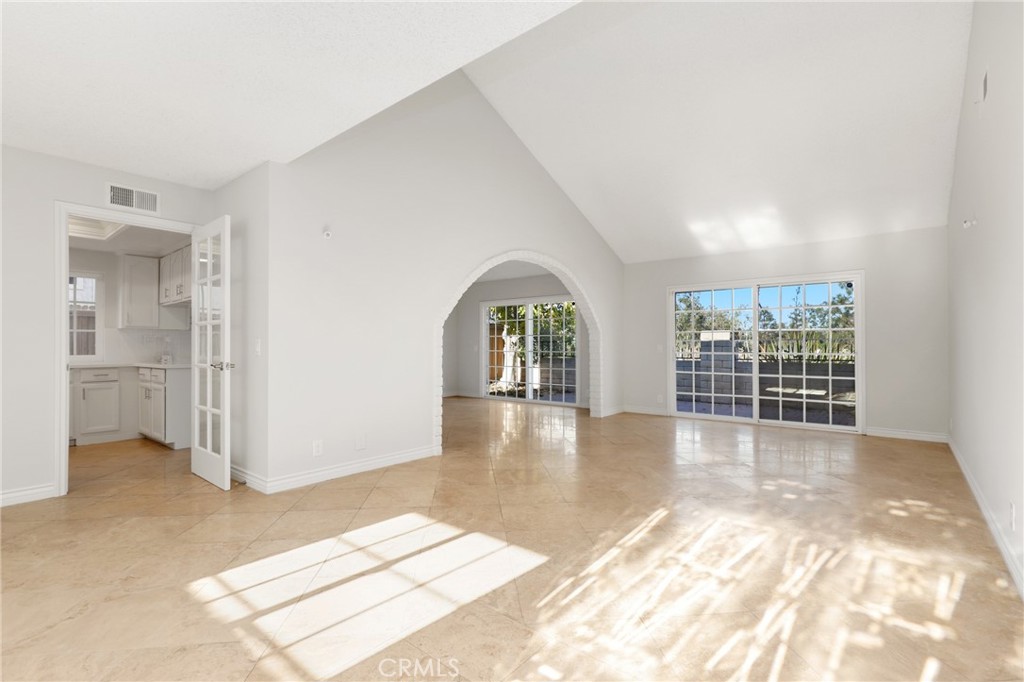 MLS #OC25271576 image #5