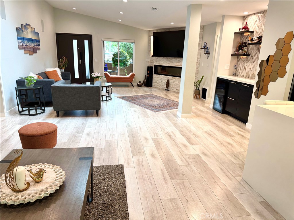 MLS #OC25271585 image #10