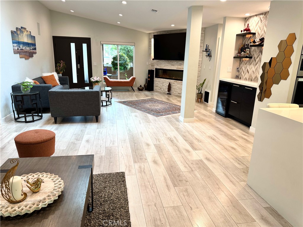 MLS #OC25271585 image #11