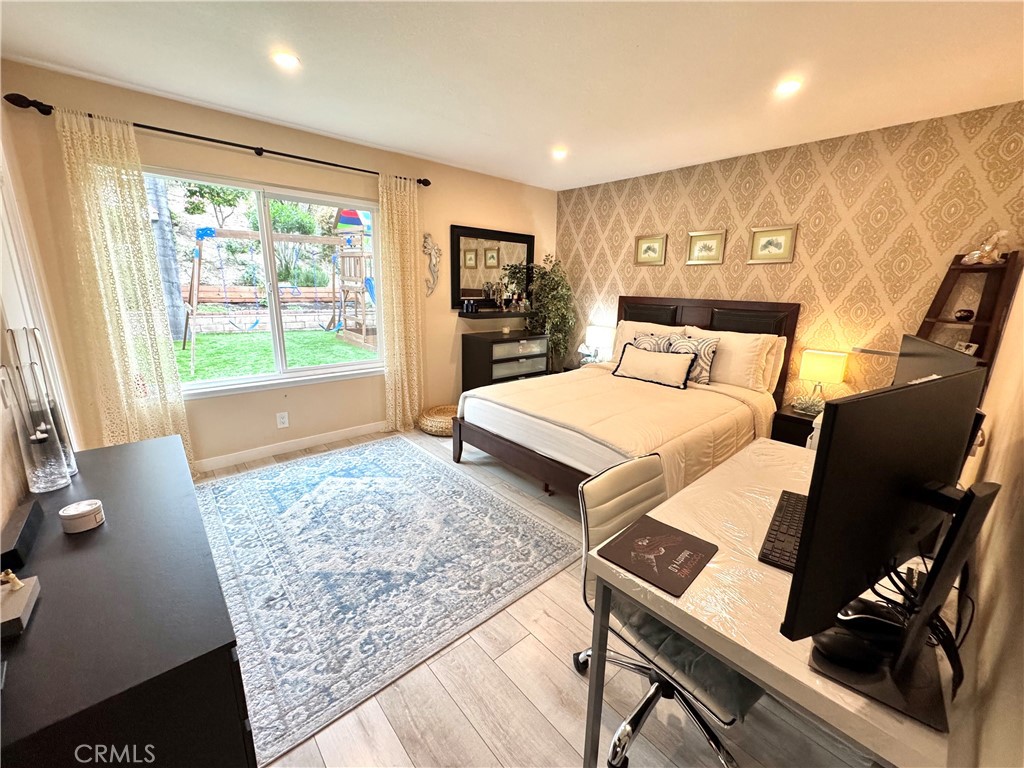 MLS #OC25271585 image #16