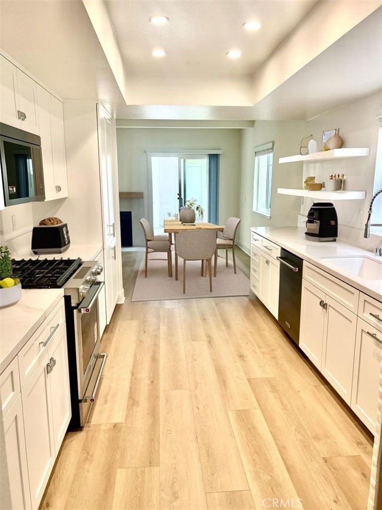 MLS #OC25271604 image #1