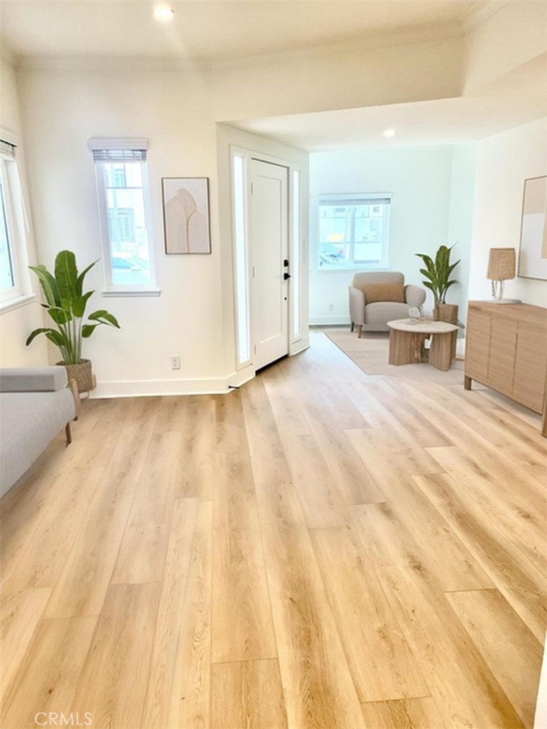 MLS #OC25271604 image #4