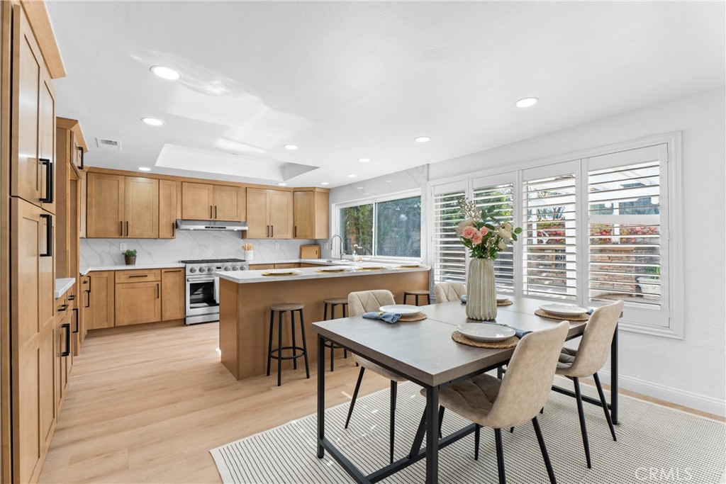 MLS #OC25271623 image #1