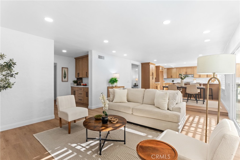 MLS #OC25271623 image #11