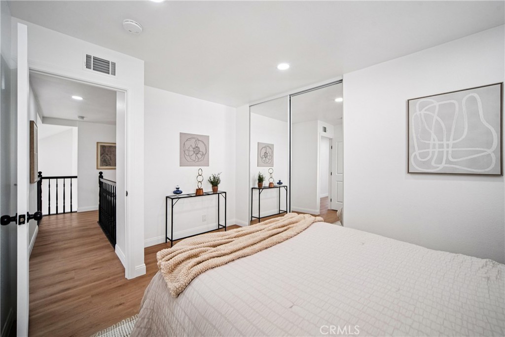 MLS #OC25271623 image #27