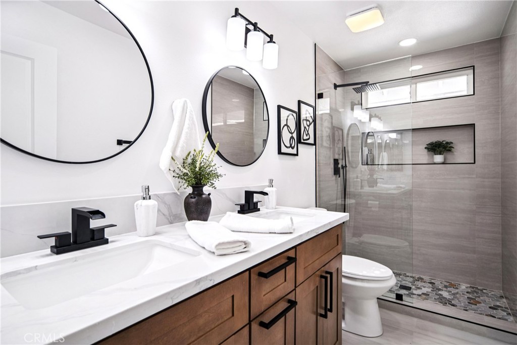 MLS #OC25271623 image #28