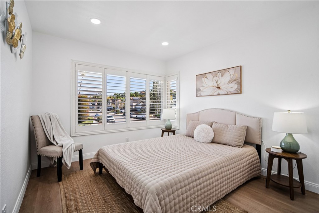 MLS #OC25271623 image #31