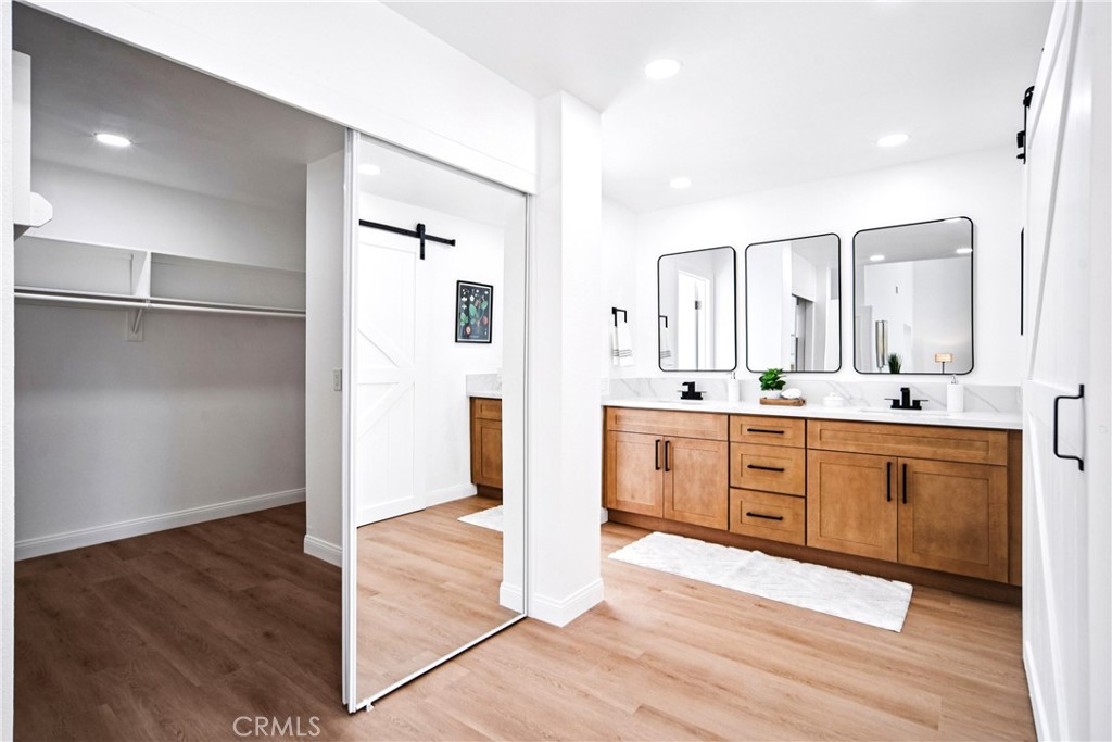 MLS #OC25271623 image #36