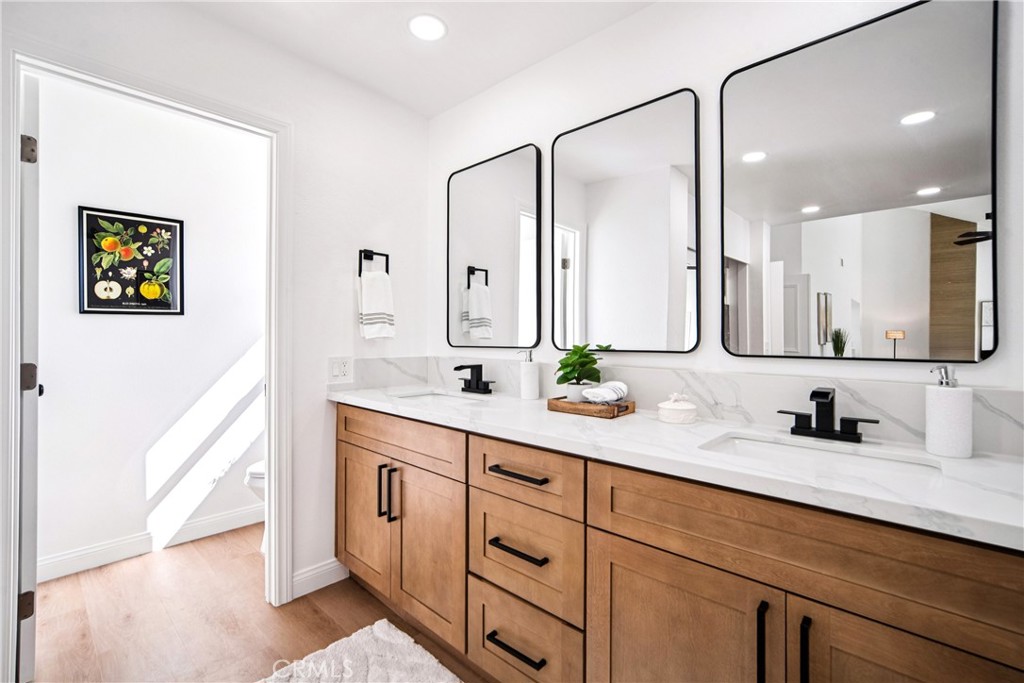 MLS #OC25271623 image #39